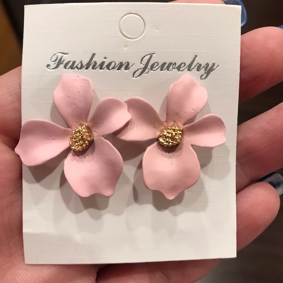 🆕 Beautiful Boho Flower Stud Earrings Pink - Picture 7 of 7
